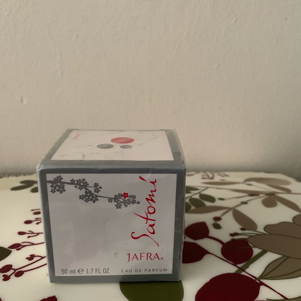 JAFRA Satomi Eau de Parfum with Floral Accents